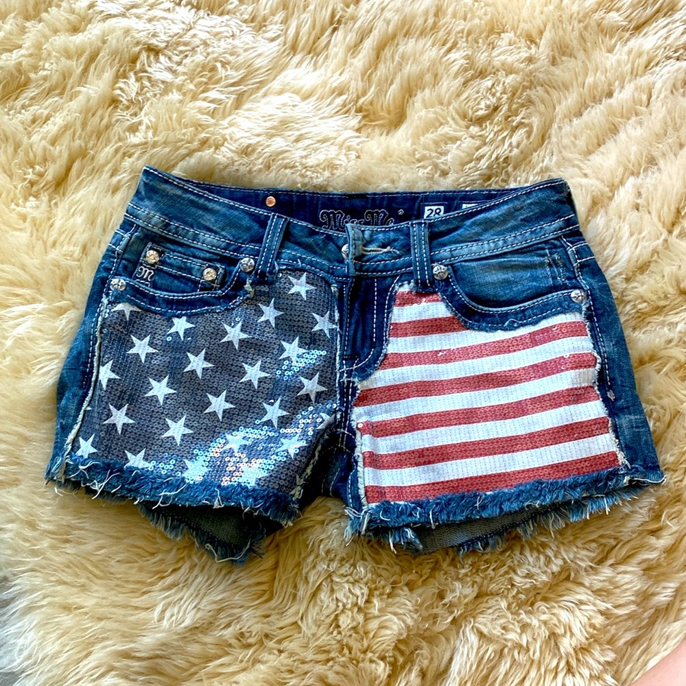 Brand NEW Miss Me Jean Shorts size 28